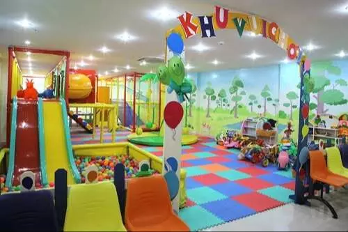Bọc Nệm Ghế Tại Khu Vui Chơi